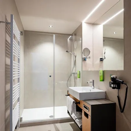 Jufa Hotel 3*